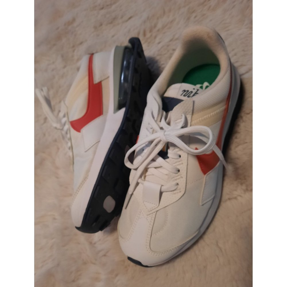 Nike Sneakers - Size 8.5 - Never Been Worn